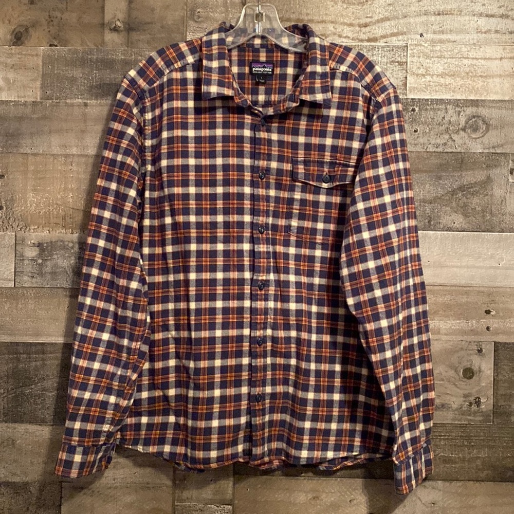 Patagonia flannel. 100% Organic cotton. Size Large